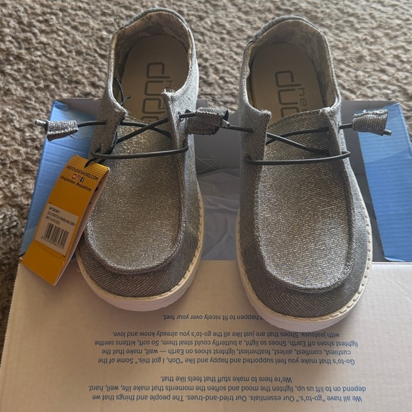 Hey Dude Silver- brand new - Picture 2 of 3